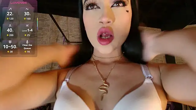 Natasha Dior online show from 10/31/25, 12:46