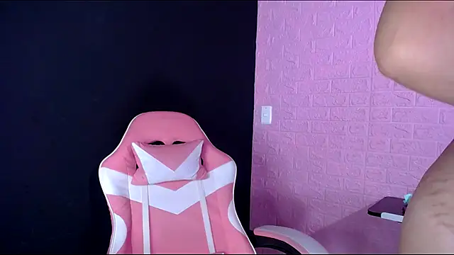 Dominic Queen1 online show from 10/28/25, 11:03