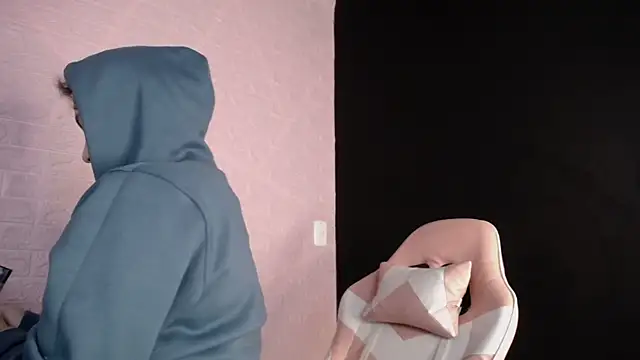 Dominic Queen1 online show from 12/05/25, 02:04