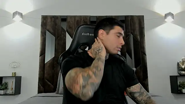 MATEO DILUCA online show from 11/30/25, 07:36