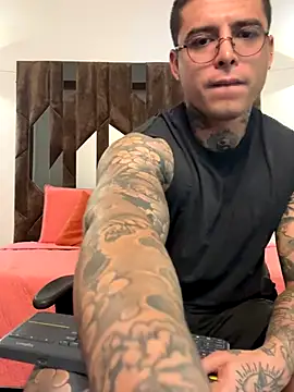 MATEO DILUCA online show from 11/17/25, 10:08