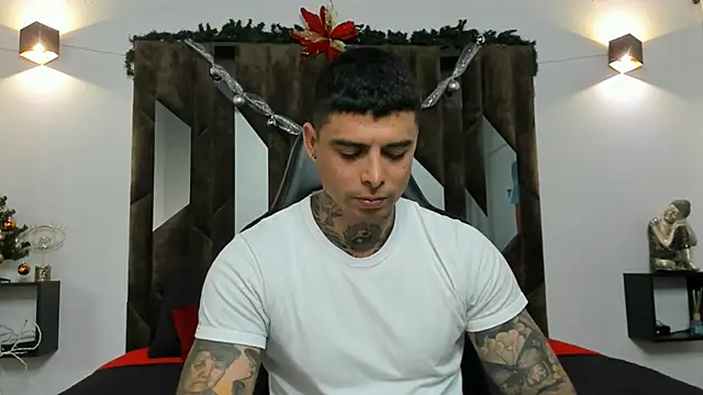 MATEO DILUCA online show from 12/04/25, 04:06