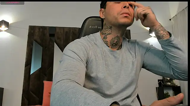 Snapshot of MATEO_DILUCA chatting on 11/05/25, 10:18 MATEO DILUCA online show from 11/05/25, 10:18