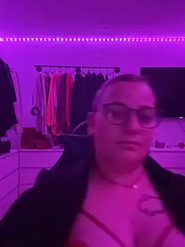 Aksinja05 online show from 11/05/25, 06:11