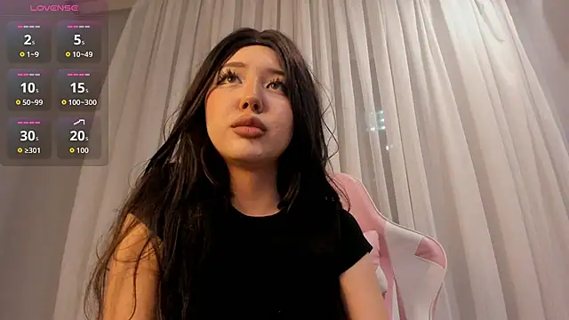 Snapshot of sweetmikasa chatting on 12/04/25, 05:23 sweetmikasa online show from 12/04/25, 05:23