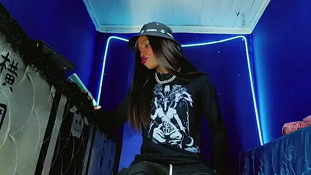 Kloe cardashan online show from 11/03/25, 02:28