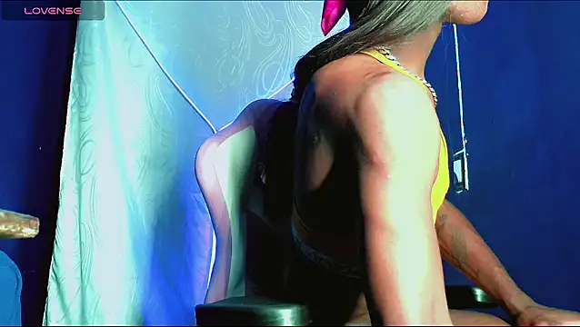 Kloe cardashan online show from 11/29/25, 01:39