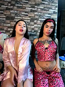 nicky and isabella online show from 10/31/25, 02:08