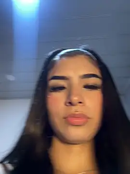 nicky and isabella online show from 11/29/25, 10:21