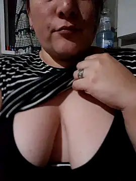 Clara Arg online show from 11/23/25, 02:10