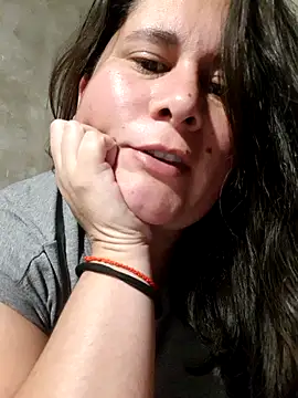 Clara Arg online show from 11/24/25, 02:22