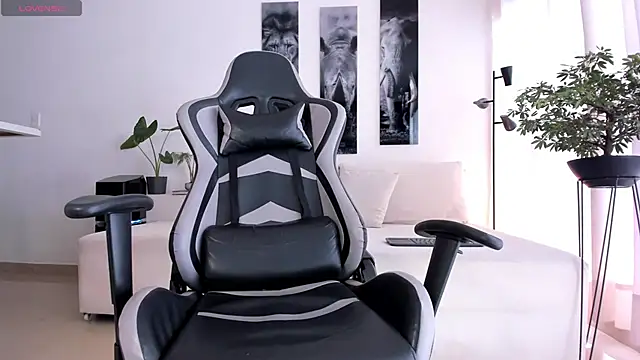 IamKael  online show from 12/05/25, 05:00