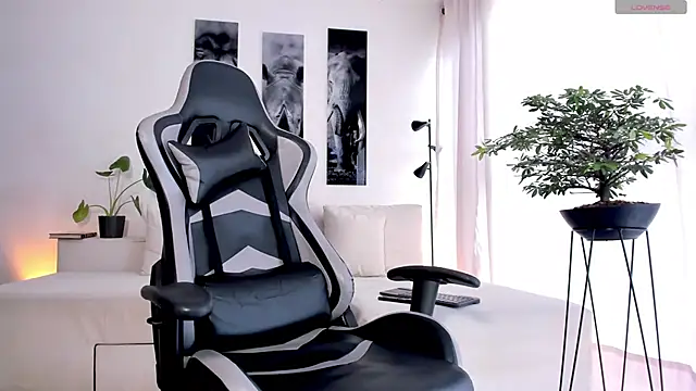 IamKael  online show from 11/07/25, 01:59