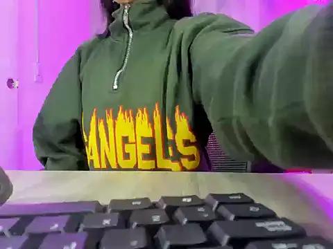 SamaradelaRoux online show from 11/22/25, 05:06