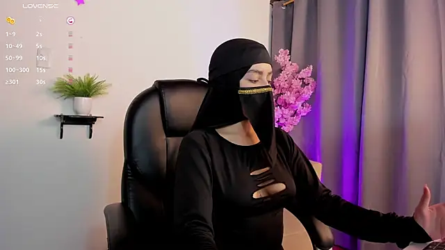 Snapshot of shaima__ chatting on 03/30/26, 09:49 shaima online show from 03/30/26, 09:49