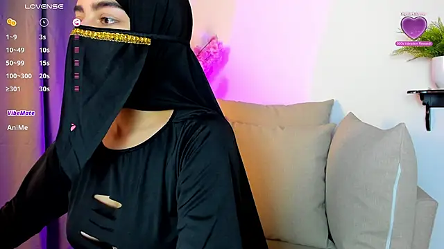 shaima   online show from 12/04/25, 08:41