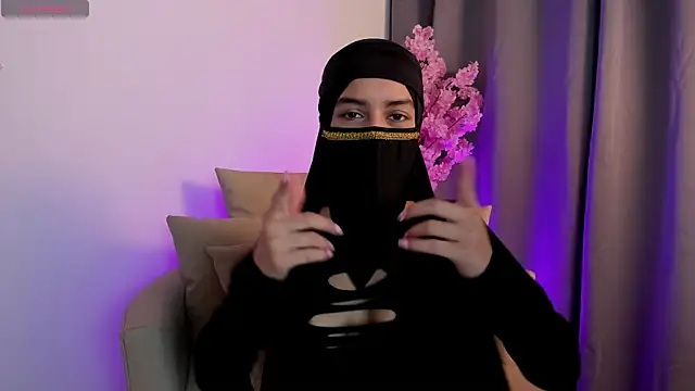 Snapshot of shaima__ chatting on 04/01/26, 10:50 shaima online show from 04/01/26, 10:50