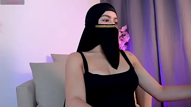 Snapshot of shaima__ chatting on 04/16/26, 10:01 shaima online show from 04/16/26, 10:01