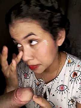 Snapshot of pretty_eliza chatting on 10/29/25, 03:38 pretty eliza online show from 10/29/25, 03:38