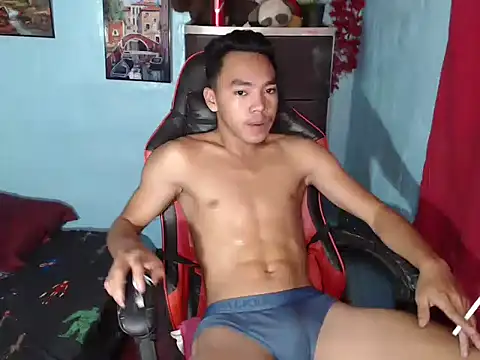 slimraz02 online show from 11/23/25, 12:42