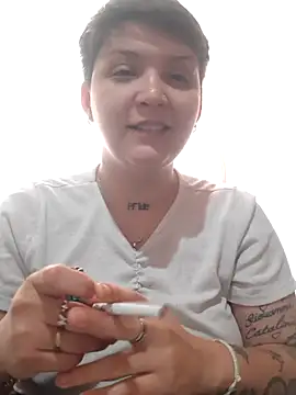 Snapshot of leti302 chatting on 10/28/25, 03:11 leti302 online show from 10/28/25, 03:11