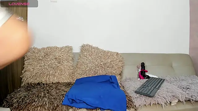 Snapshot of laliItaclark chatting on 11/14/25, 12:20 laliItaclark online show from 11/14/25, 12:20