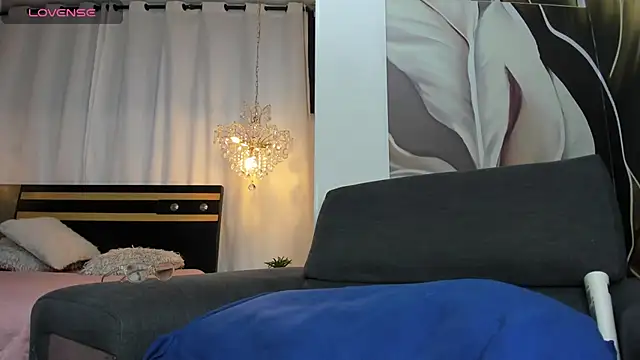 Snapshot of laliItaclark chatting on 11/23/25, 11:31 laliItaclark online show from 11/23/25, 11:31