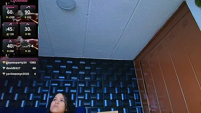 Snapshot of Kesha_rosse_ chatting on 11/04/25, 05:22 Kesha rosse online show from 11/04/25, 05:22