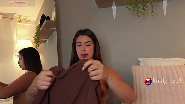 Missemily 11 online show from 03/25/26, 09:52