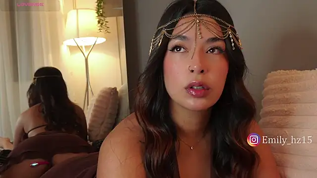 Missemily 11 online show from 06/04/26, 10:20