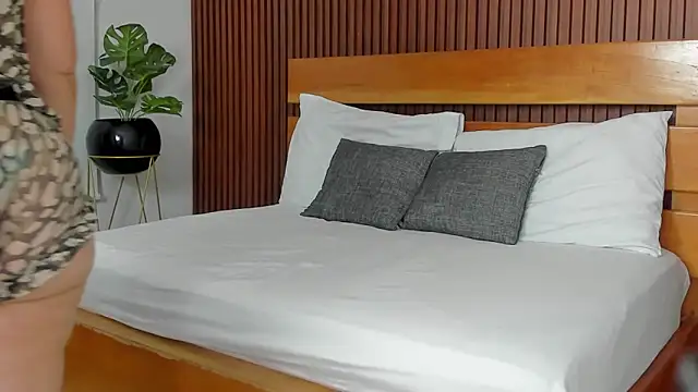 anastasia cortez  online show from 11/11/25, 02:28