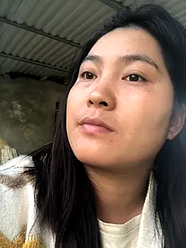 Snapshot of bong-ngo chatting on 10/29/25, 01:26 bong-ngo online show from 10/29/25, 01:26