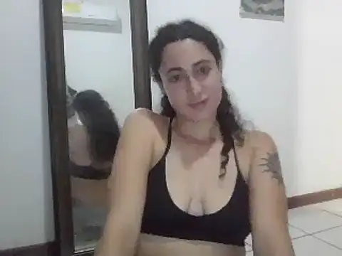 Snapshot of eleganceafterdark chatting on 10/27/25, 02:12 eleganceafterdark online show from 10/27/25, 02:12