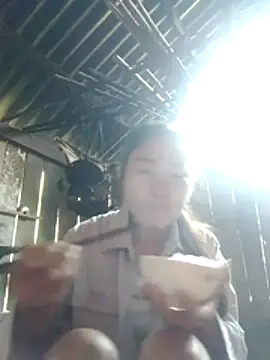 yeu-yeu online show from 10/28/25, 11:58