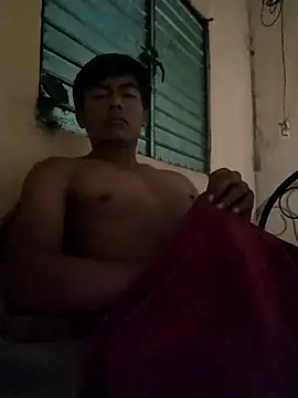 GuzzMiranda18 online show from 12/21/25, 08:49