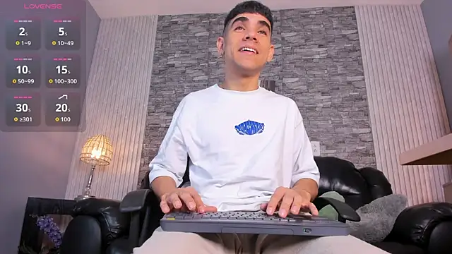 zack joness18 online show from 11/20/25, 04:46