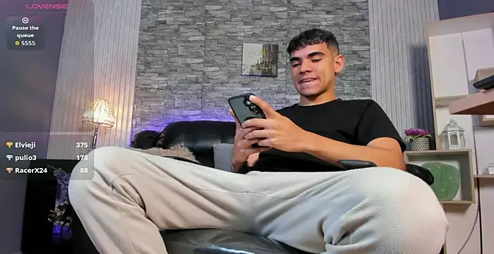 zack joness18 online show from 04/14/26, 04:28