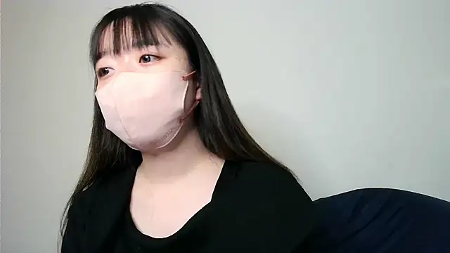 yua chan00 online show from 12/18/25, 01:26