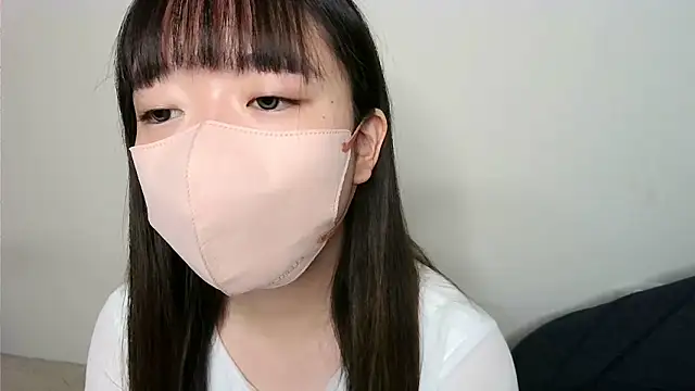 yua chan00 online show from 10/28/25, 02:05