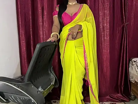 Snapshot of Ritika_janu chatting on 11/25/25, 05:24 Ritika janu online show from 11/25/25, 05:24