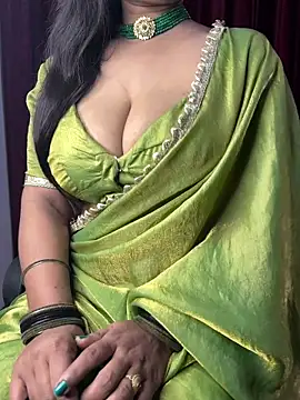 Snapshot of Ritika_janu chatting on 12/15/25, 05:52 Ritika janu online show from 12/15/25, 05:52