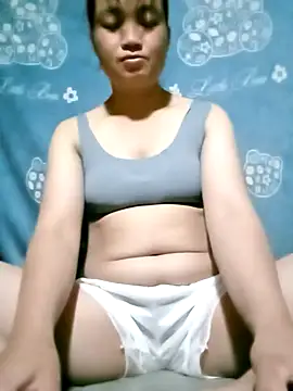 Noelle-e online show from 10/27/25, 01:34