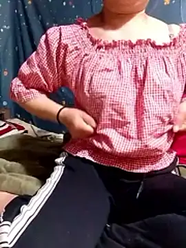 Snapshot of Phoena-a chatting on 03/26/26, 11:30 Phoena-a online show from 03/26/26, 11:30