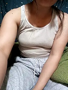 Snapshot of Phoena-a chatting on 03/08/26, 04:27 Phoena-a online show from 03/08/26, 04:27