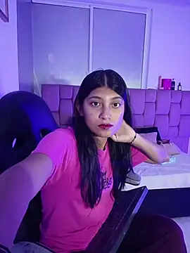 YeseniaRodriguez3 online show from 05/13/26, 12:45