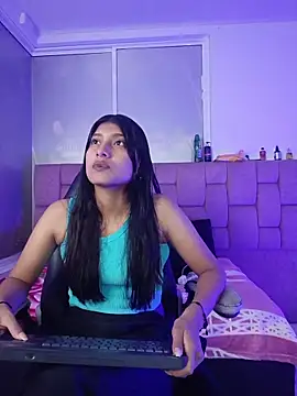 YeseniaRodriguez3 online show from 05/30/26, 12:44