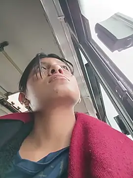 YeseniaRodriguez3 online show from 11/05/25, 09:07