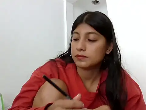YeseniaRodriguez3 online show from 02/11/26, 07:36