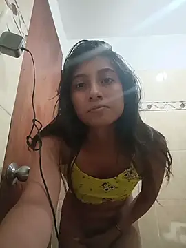 YeseniaRodriguez3 online show from 06/02/26, 04:29