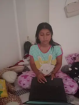 YeseniaRodriguez3 online show from 11/26/25, 03:45